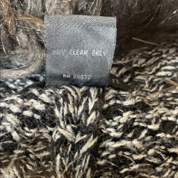 STEVE MADDEN•PONCHO - Picture 8 of 10